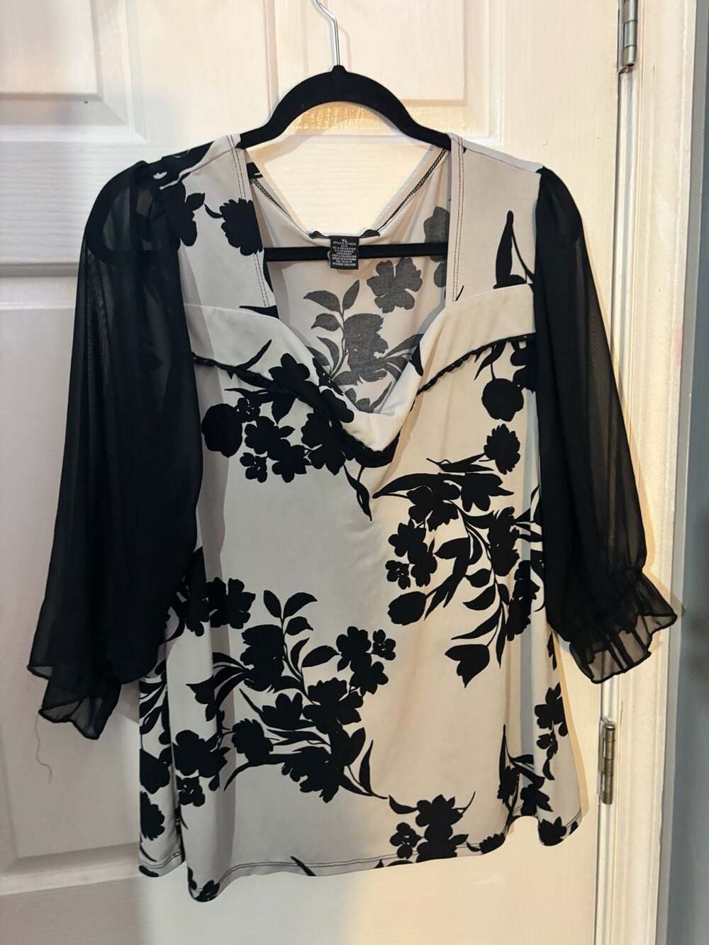 Adele & May Black and White Floral Square Neck Blouse with Sheer Sleeves XL